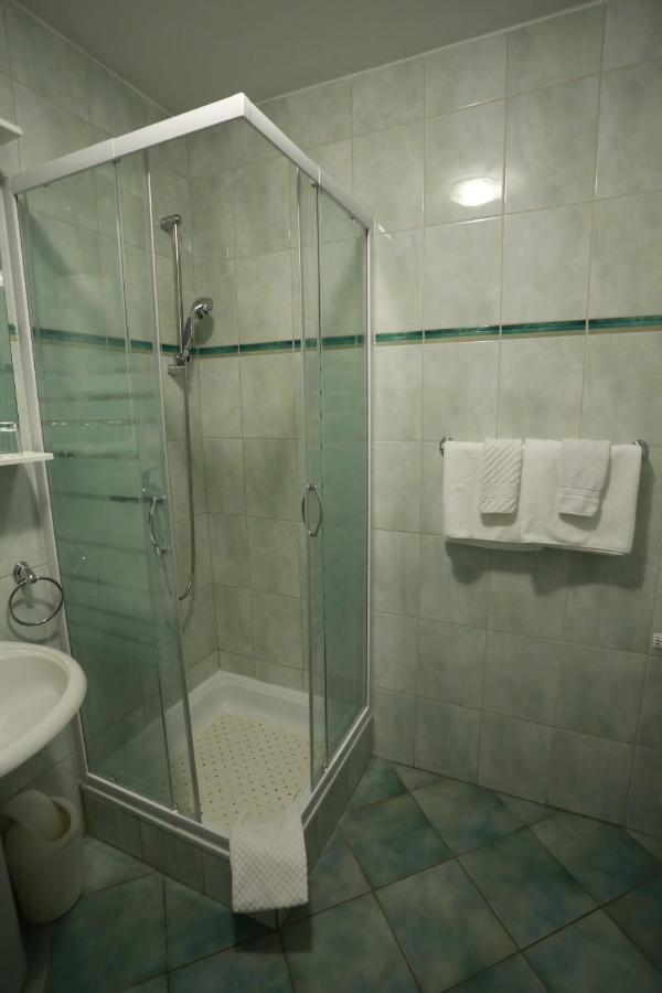 Rustika Sobe Bed and Breakfast Όσιγιεκ Εξωτερικό φωτογραφία